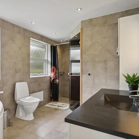 Holiday home Cozy In With Sauna Humble
